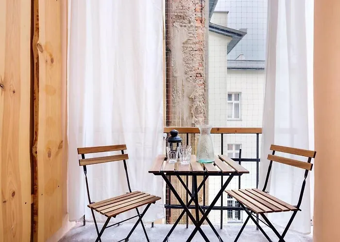 Small Folksy Kochanowskiego St *